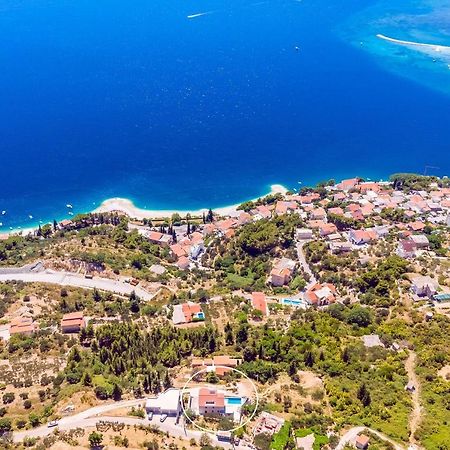 Villa Belvedere With Heated Pool, Billiards, Media Room, Sea Views,10 Pax 오미스 외부 사진